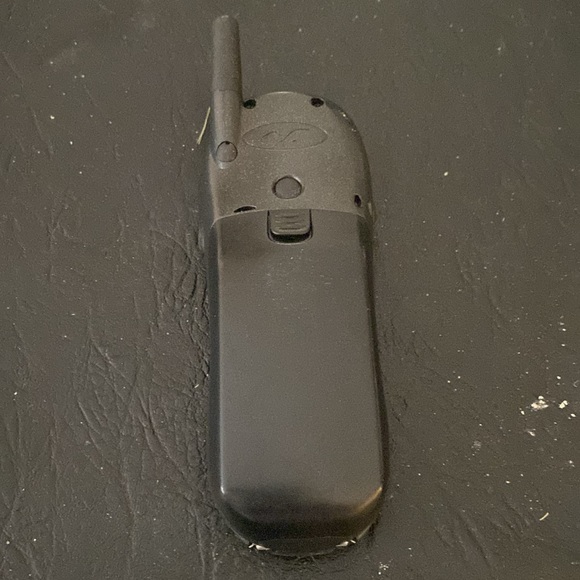 There are 5 phones here, have anyone you want or all of them they’re $25 apiece - Picture 2 of 6